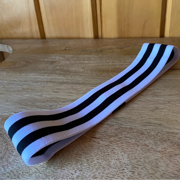 NWOT Black and White Striped Bandana - Picture 2 of 4